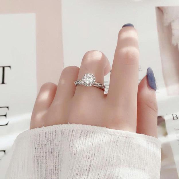 Mermaid-Inspired Women’s Ring