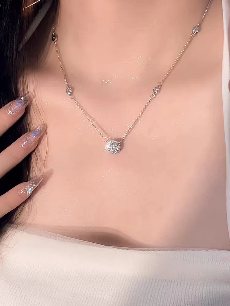 Round Solitaire Women's Necklace