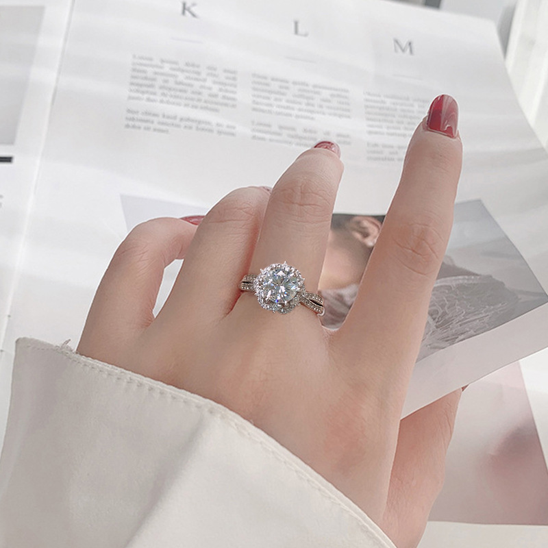 Daisy Moissanite Women's Ring