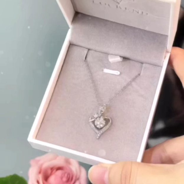 Rose Heart Design Women’s Necklace