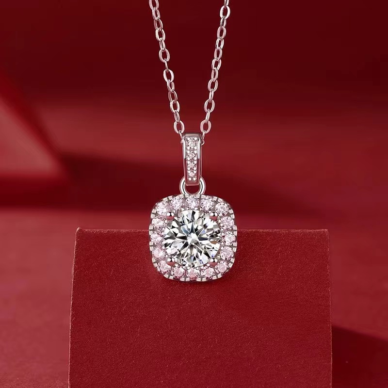 Luxurious Square Women's Necklace
