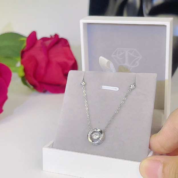 Mobius Women’s Necklace