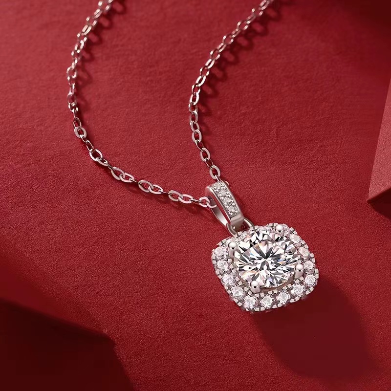 Luxurious Square Women's Necklace