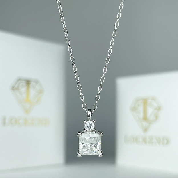 Jade Vase Shaped Necklace