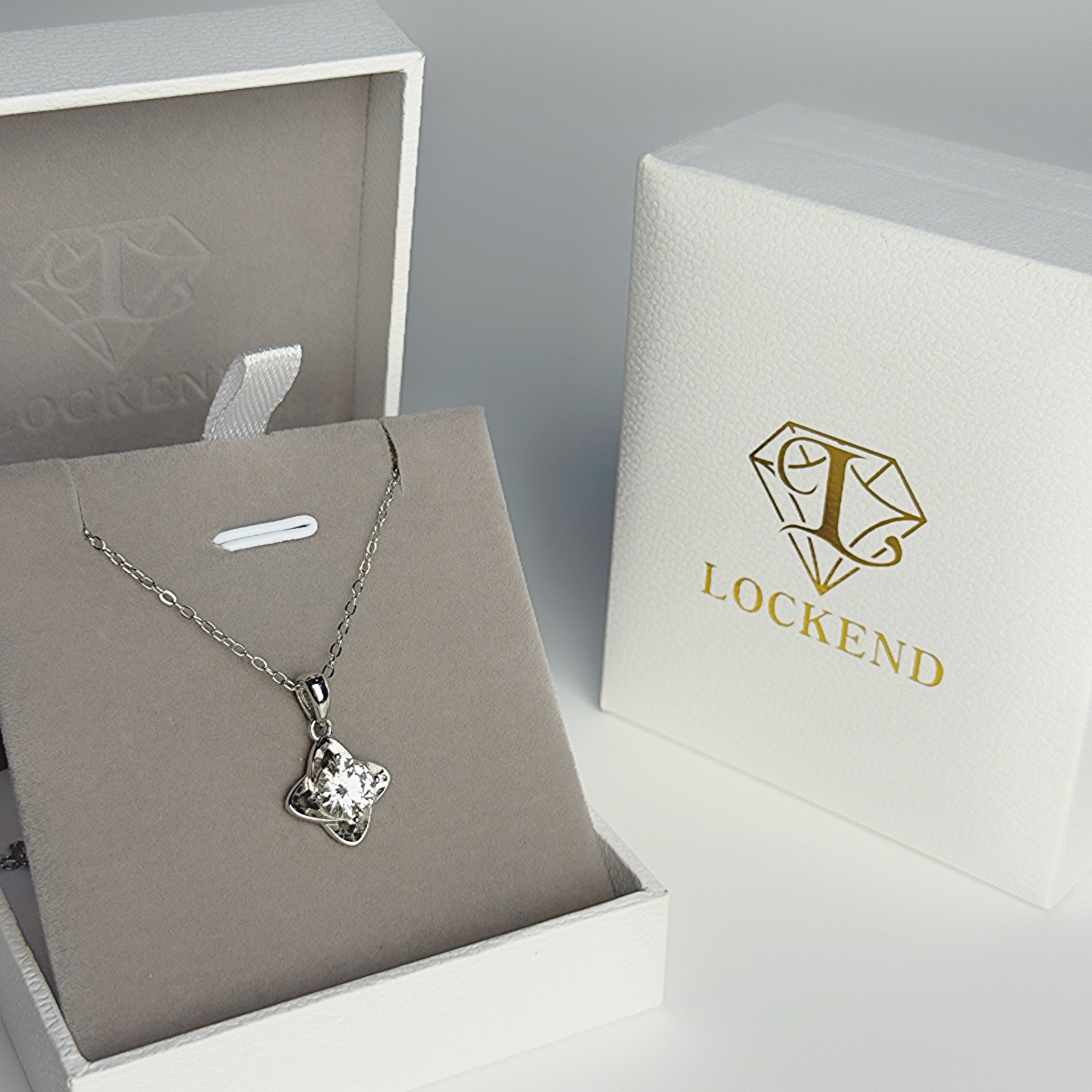 Classic Four-Leaf Clover Women's Necklace