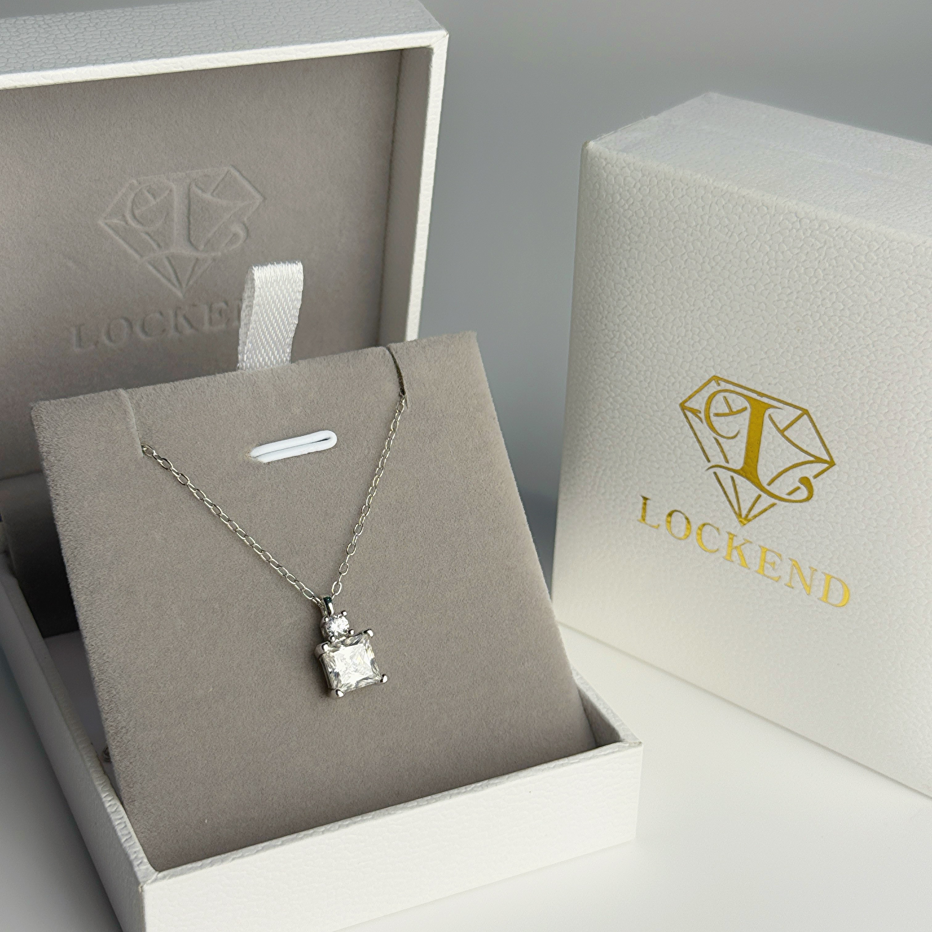 Jade Vase Shaped Necklace