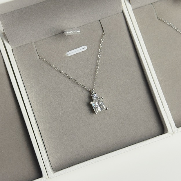 Jade Vase Shaped Necklace