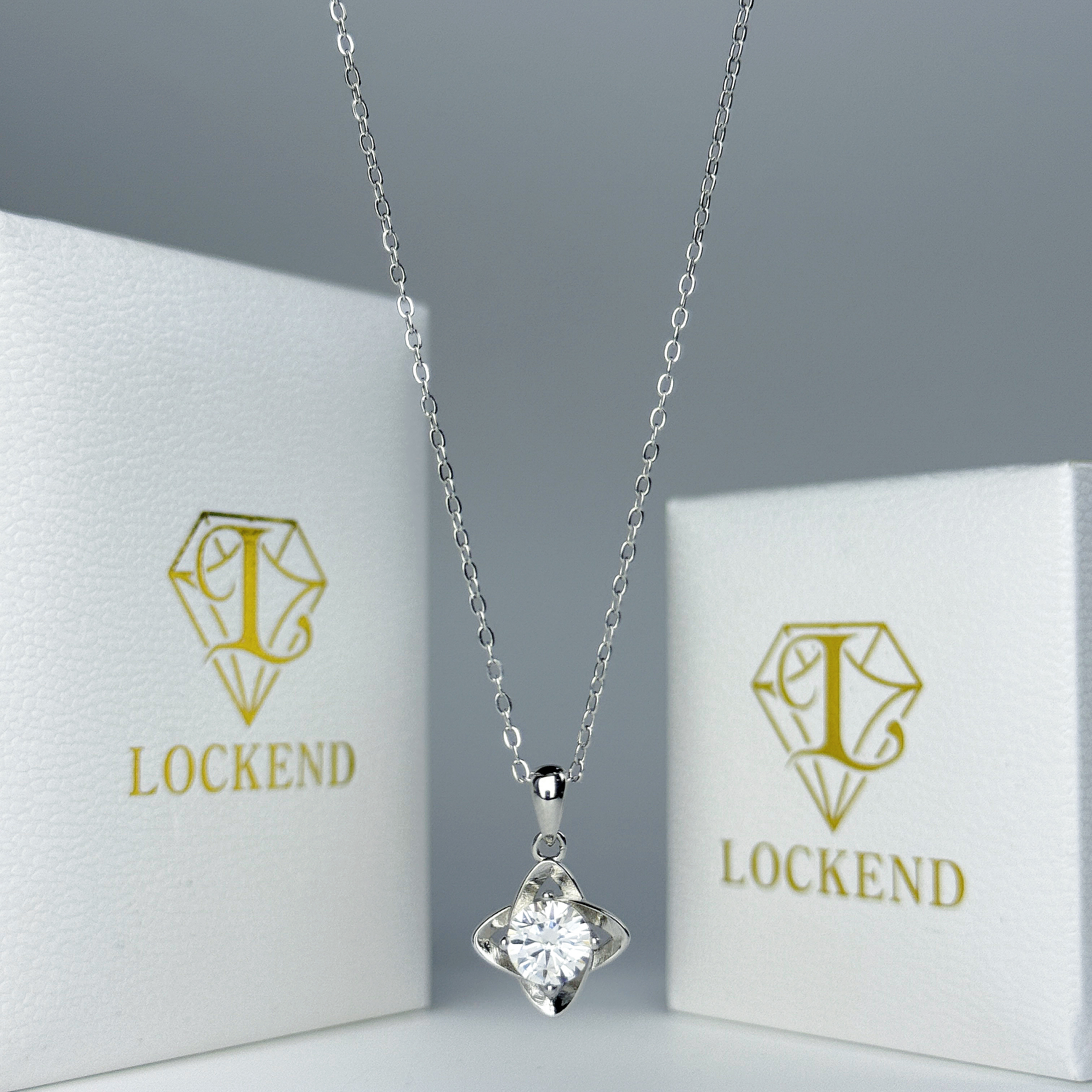 Classic Four-Leaf Clover Women's Necklace