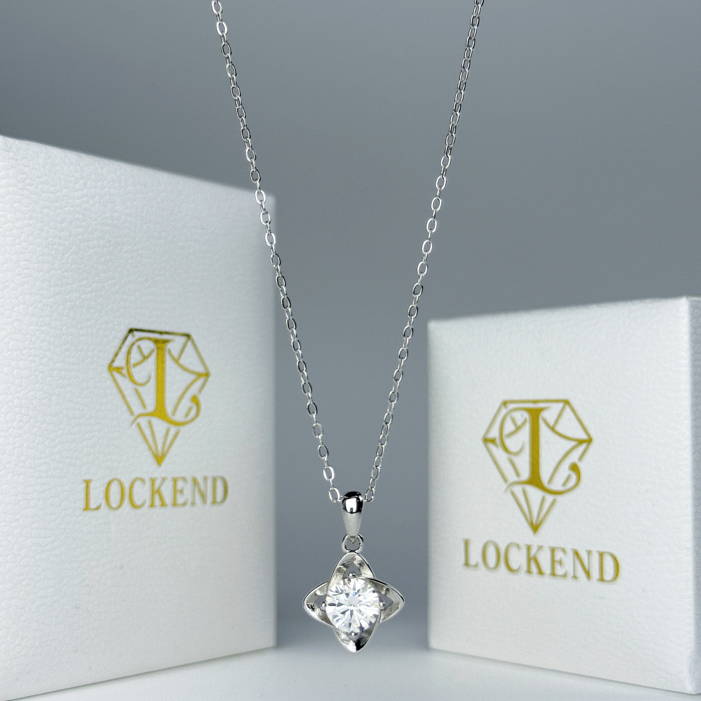 Classic Four-Leaf Clover Women's Necklace