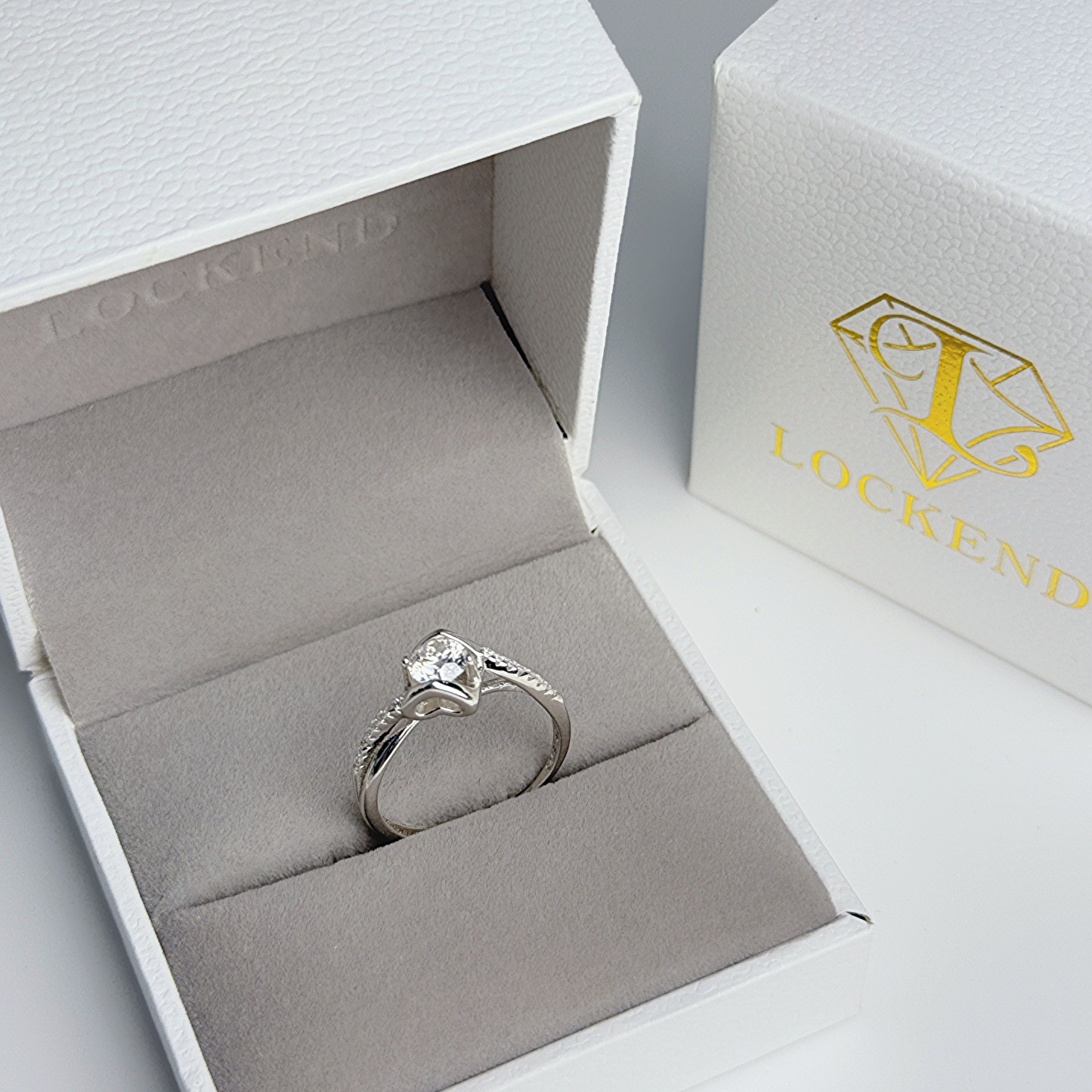 Angel’s Kiss Women's Ring