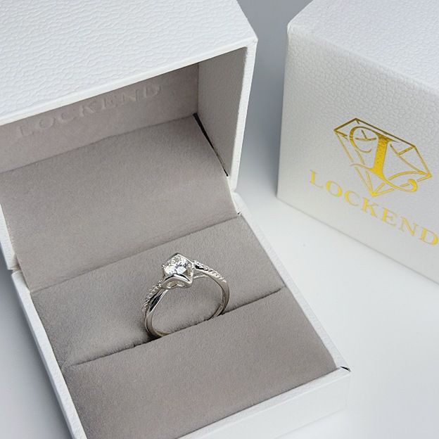 Angel’s Kiss Women's Ring