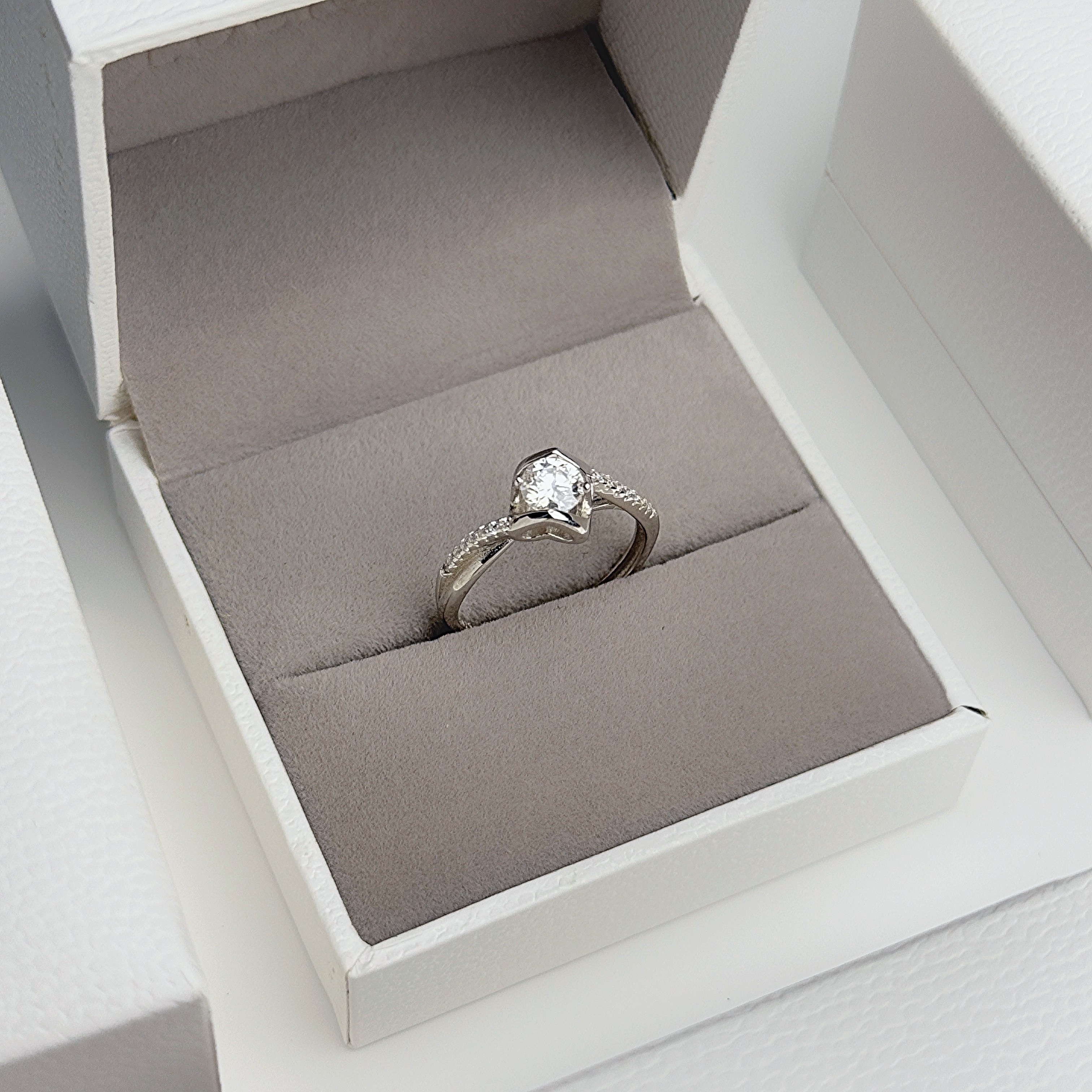 Angel’s Kiss Women's Ring