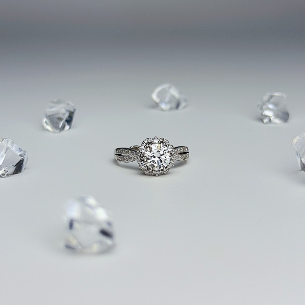 Daisy Moissanite Women's Ring