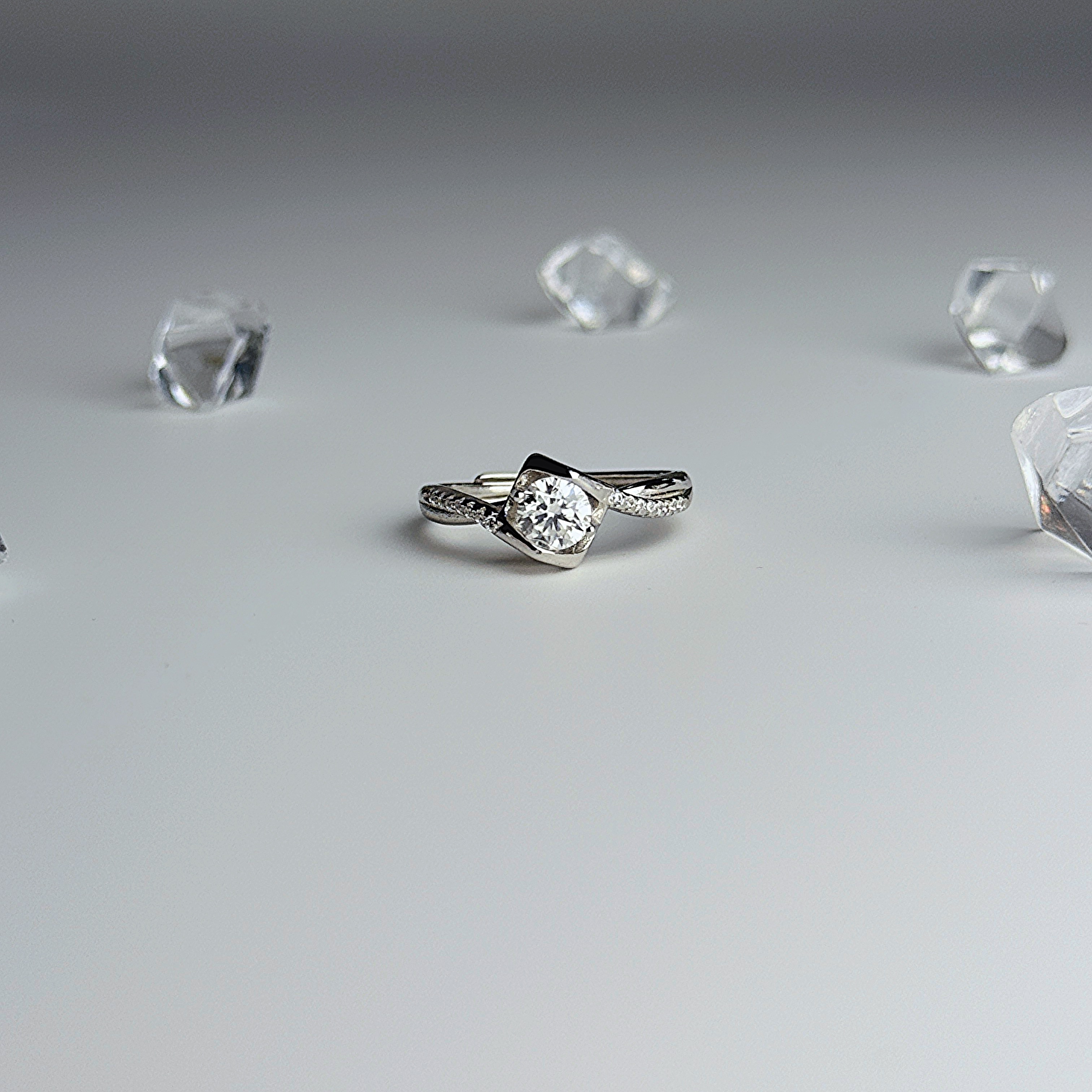 Angel’s Kiss Women's Ring