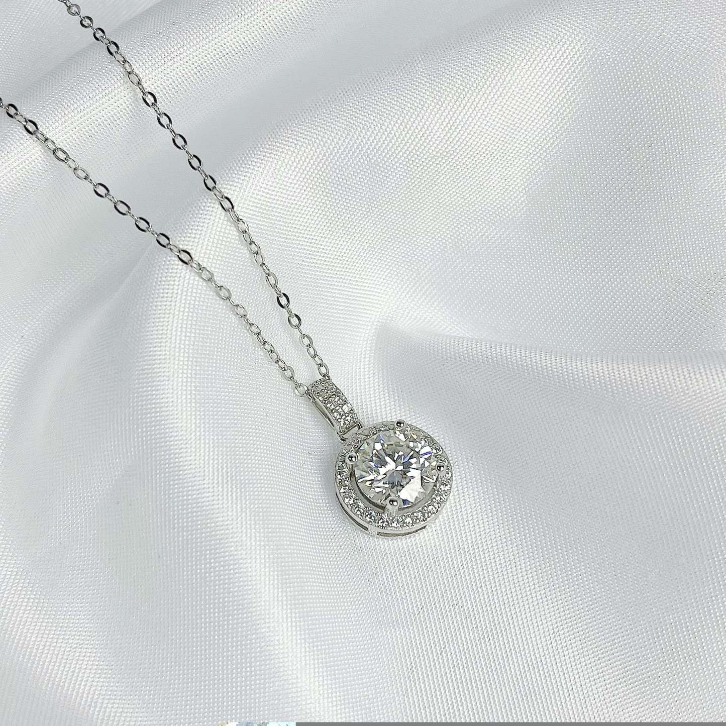  Round Pendant Women's Necklace