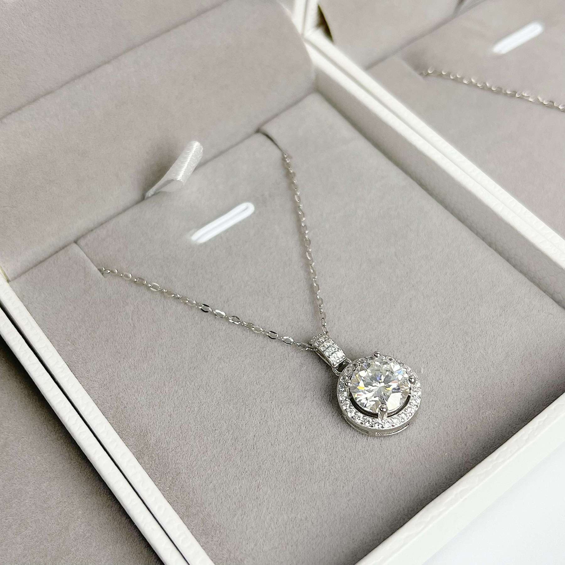  Round Pendant Women's Necklace