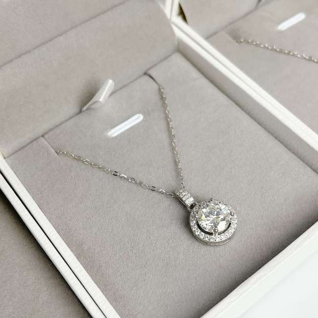  Round Pendant Women's Necklace