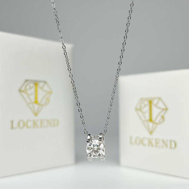 4 Prong Women’s Necklace