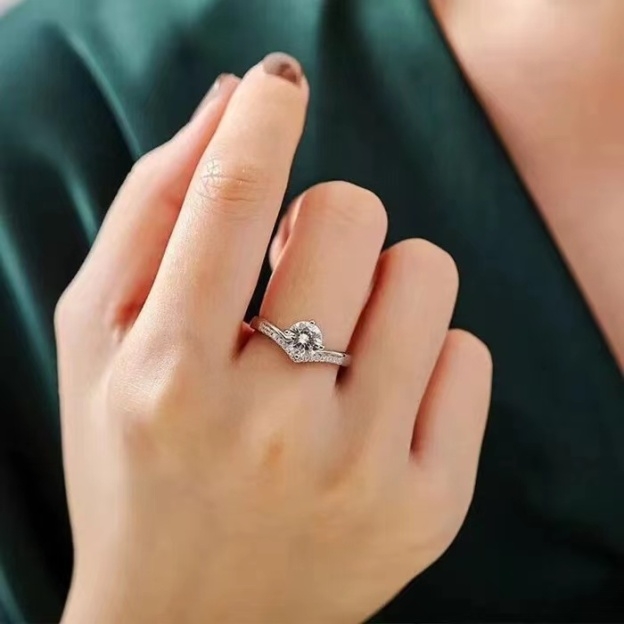 Women’s Luxury Crown Ring