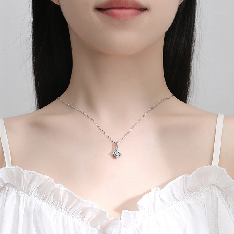 V-Shaped Women’s Necklace