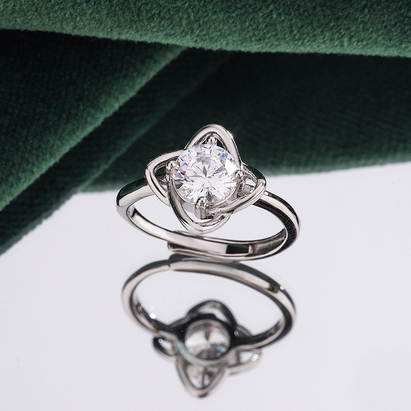 Four-Leaf Clover Moissanite Women's Ring