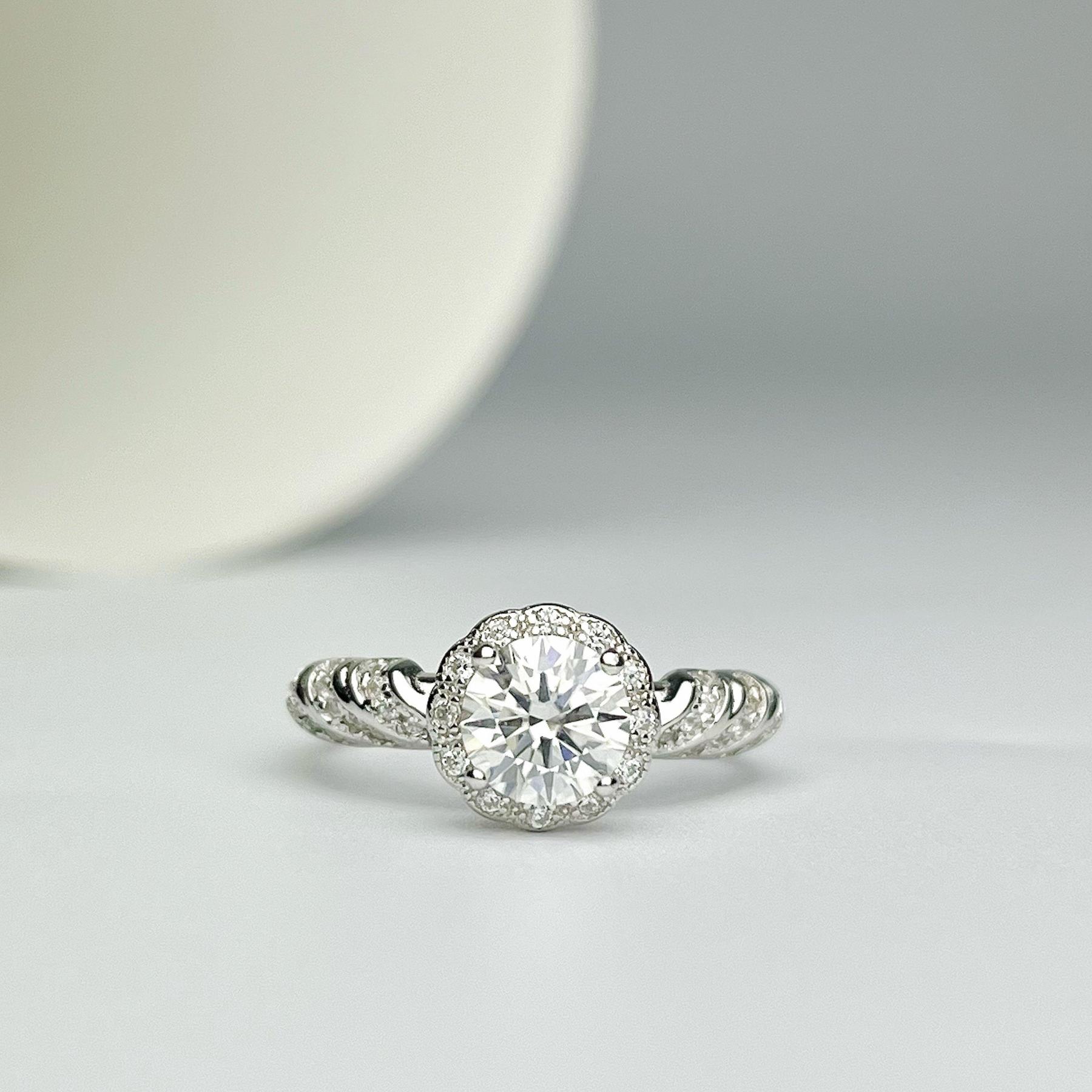 Mermaid-Inspired Women’s Ring