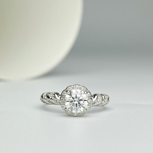 Mermaid-Inspired Women’s Ring