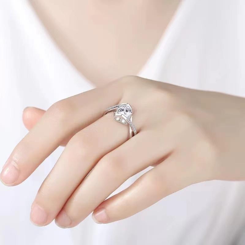 Angel’s Kiss Women's Ring