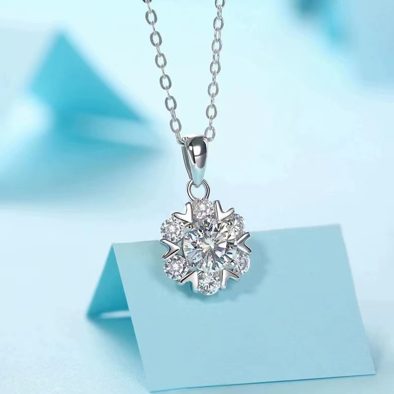 Classic Snowflake Women’s Necklace