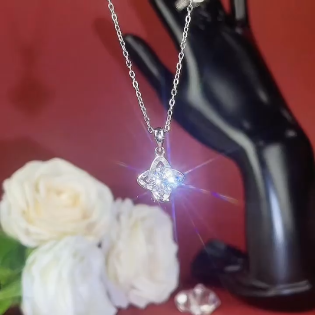 Classic Four-Leaf Clover Women's Necklace