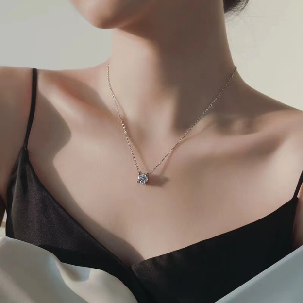 4 Prong Women’s Necklace