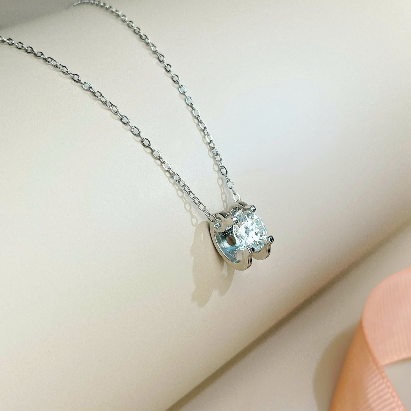 4 Prong Women’s Necklace