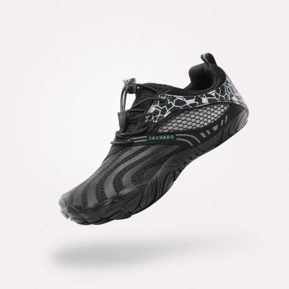 バイタリティⅠ キッズ ベアフットシューズ（ブラック）。汚れに強く毎日履ける、お子様の活発な遊びを支える丈夫な靴。