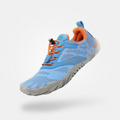 フリーⅠ キッズ ベアフットシューズ（ライトスカイブルー）。さわやかな空色、通気性が良く蒸れない快適なキッズスニーカー。