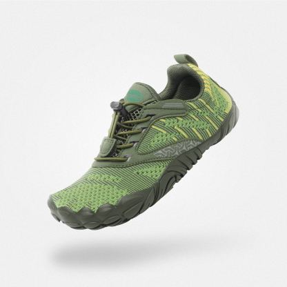 フリーⅠ キッズ ベアフットシューズ（インクグリーン）。森の中の探検や軽いハイキングにもぴったりな、自然に馴染む丈夫な靴。