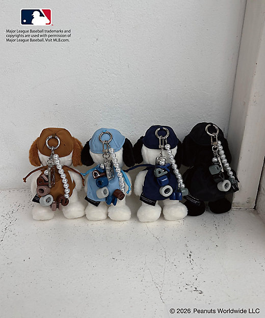 【預訂｜8月】Snoopy in Ginza 銀座展 2026 - MIIA MLB×PEANUTS Charm Pouch 掛飾公仔
