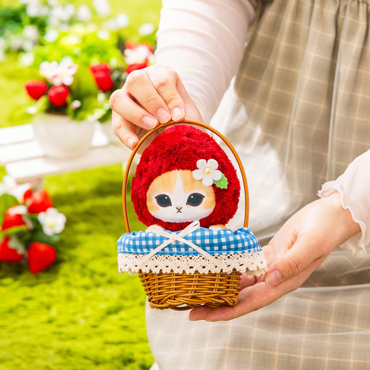 【訂貨】Mofusand MERCI STRAWBERRY 草莓系列 藤籃公仔 玩偶（紅）