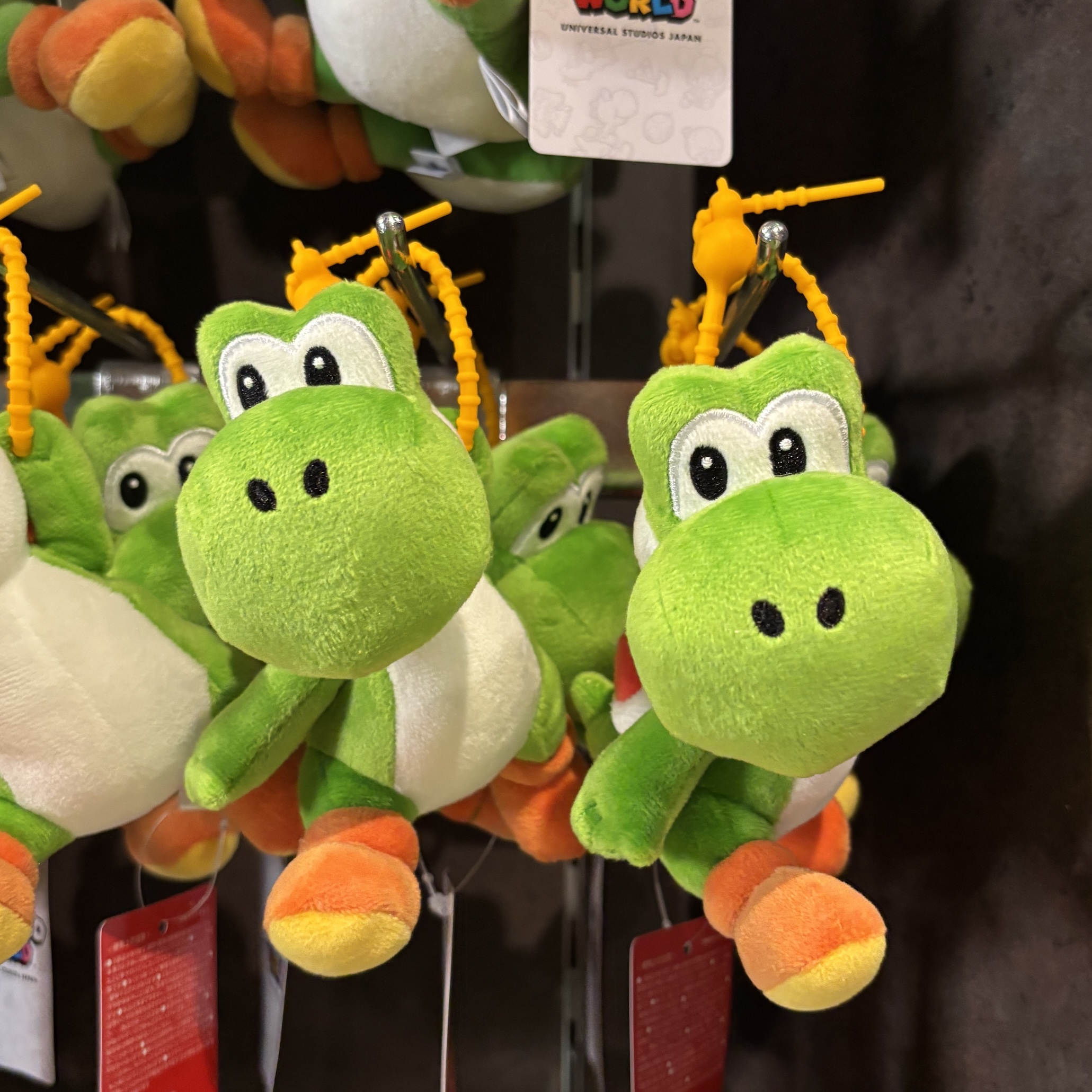【訂貨】USJ Nintendo World Yoshi 公仔掛飾（橙色吊帶）
