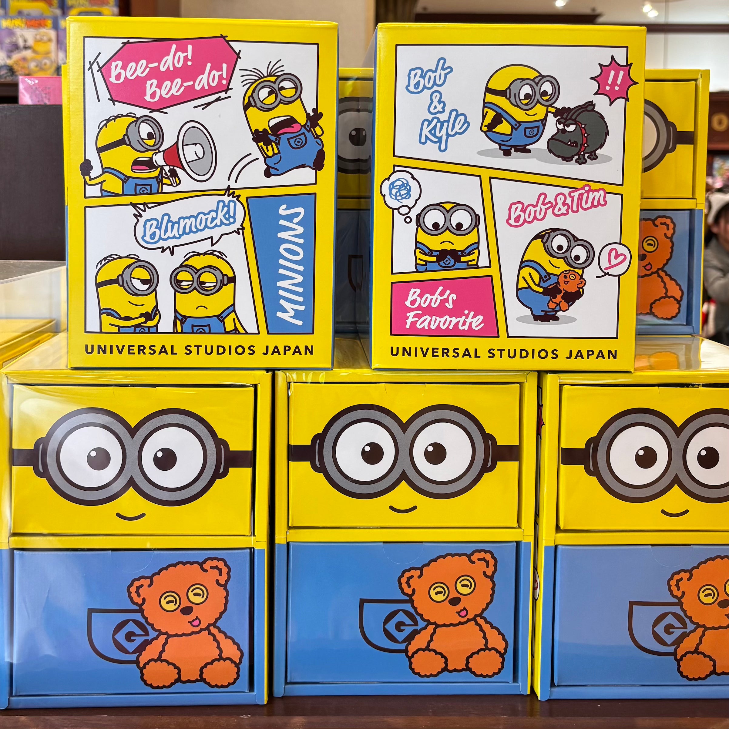 USJ Minions Bob & Tim 紙櫃桶造型朱古力脆脆