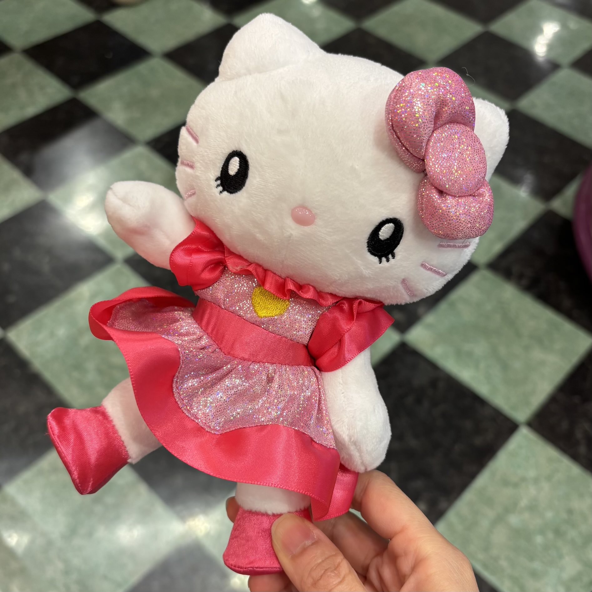 【訂貨】USJ My Little Friend Series - Hello Kitty 支架公仔