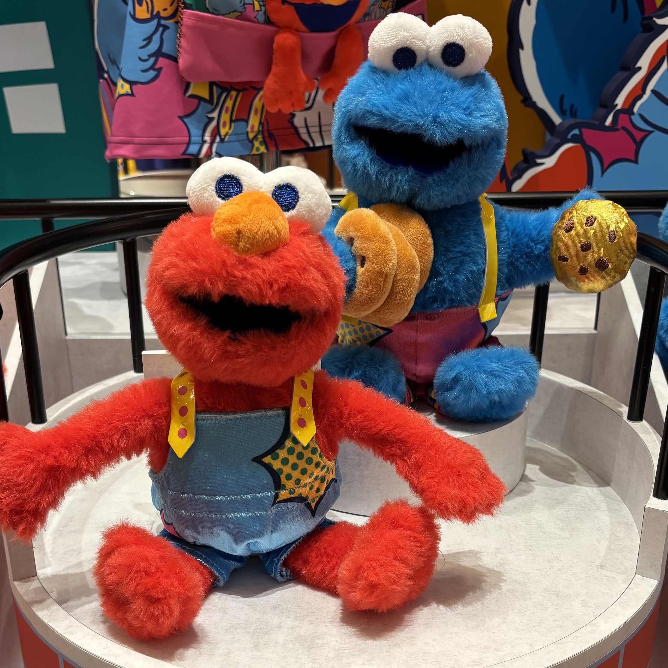 【訂貨】USJ 25th Discover U 週年紀念系列 - 芝麻街公仔 Elmo / Cookie Monster