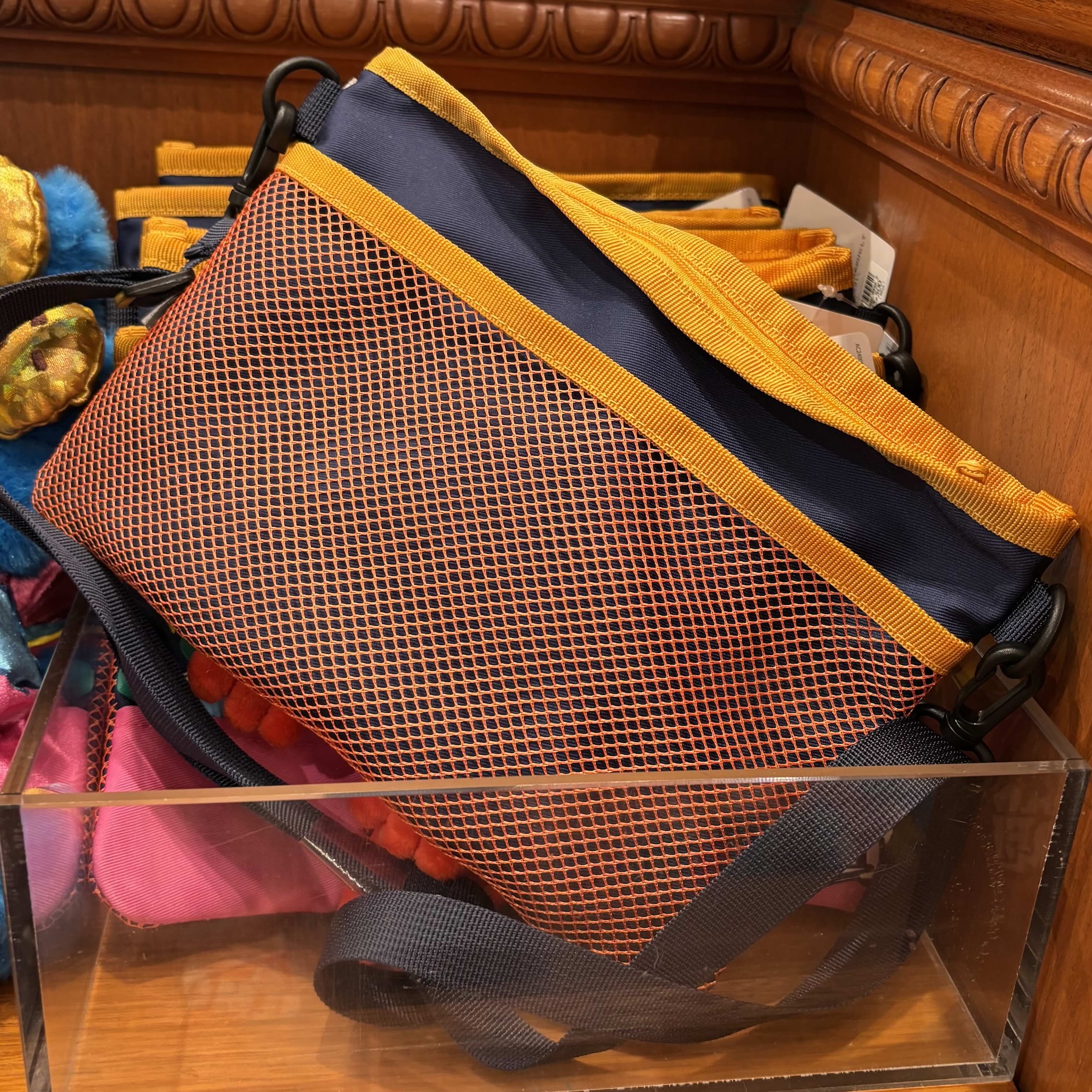 【訂貨】USJ 25th Discover U 週年紀念系列 - Sesame Street 芝麻街 Elmo 斜揹袋 單肩包