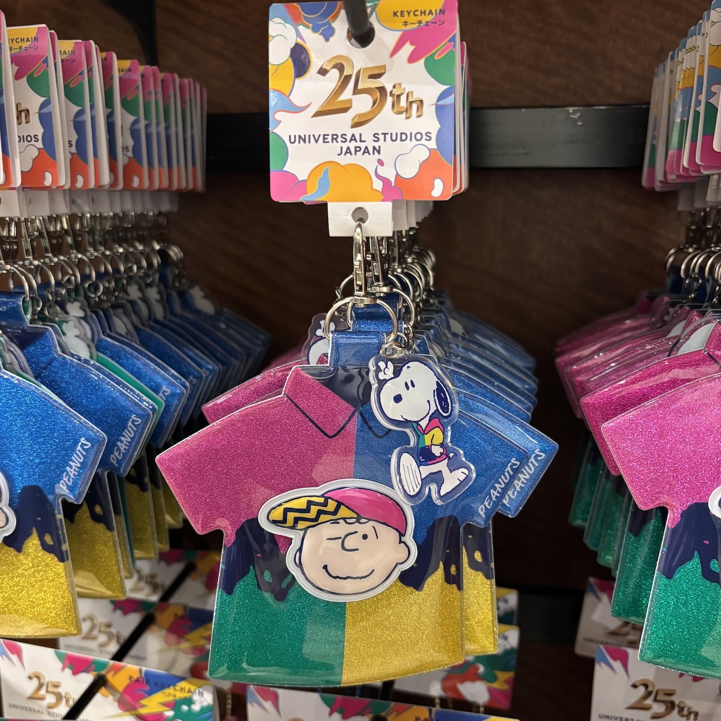 【訂貨】USJ 25th Discover U 週年紀念系列 - Snoopy & Charlie Brown Tshirt 掛飾