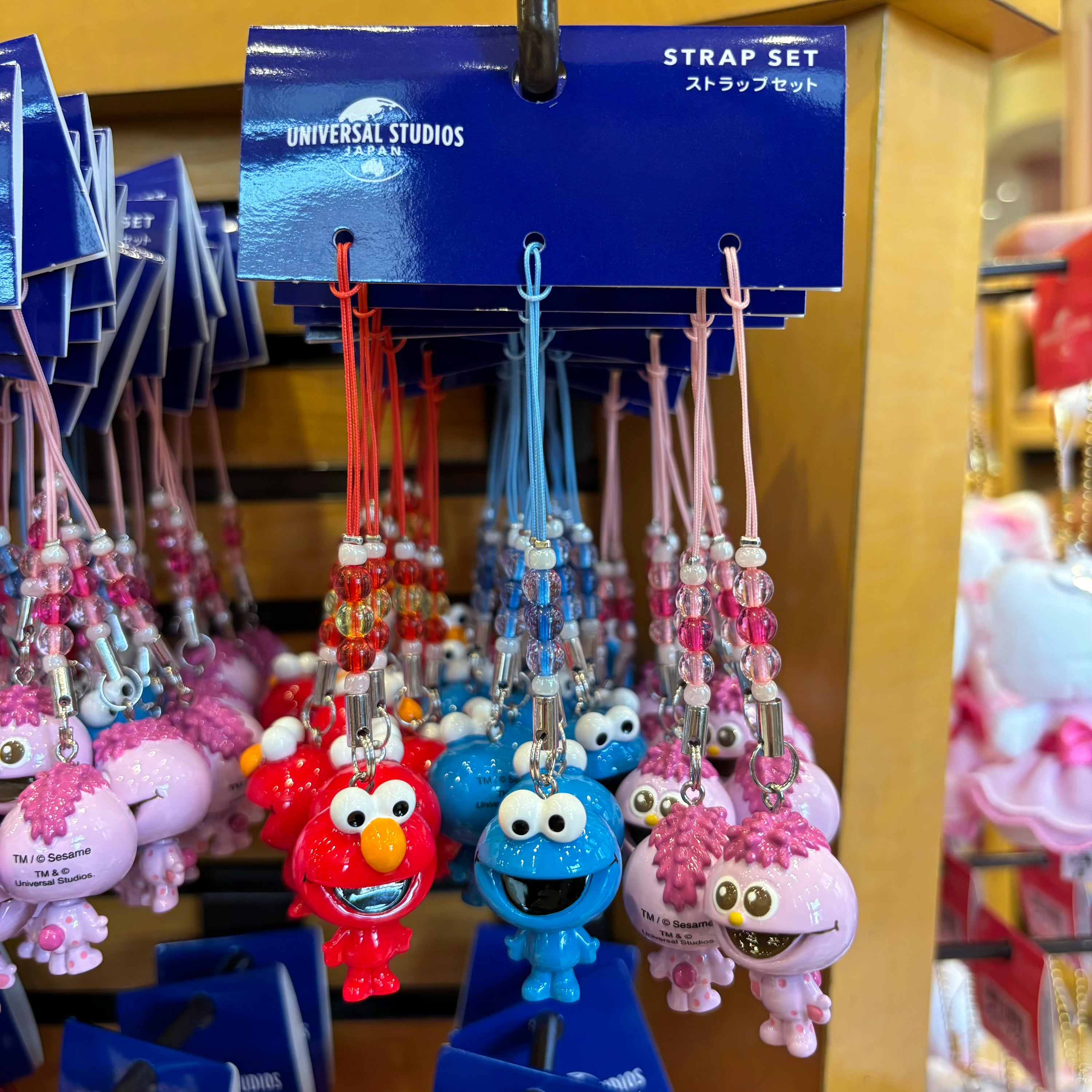 USJ 芝麻街 Elmo Cookie Monster Moppy 搖搖 Strap Set