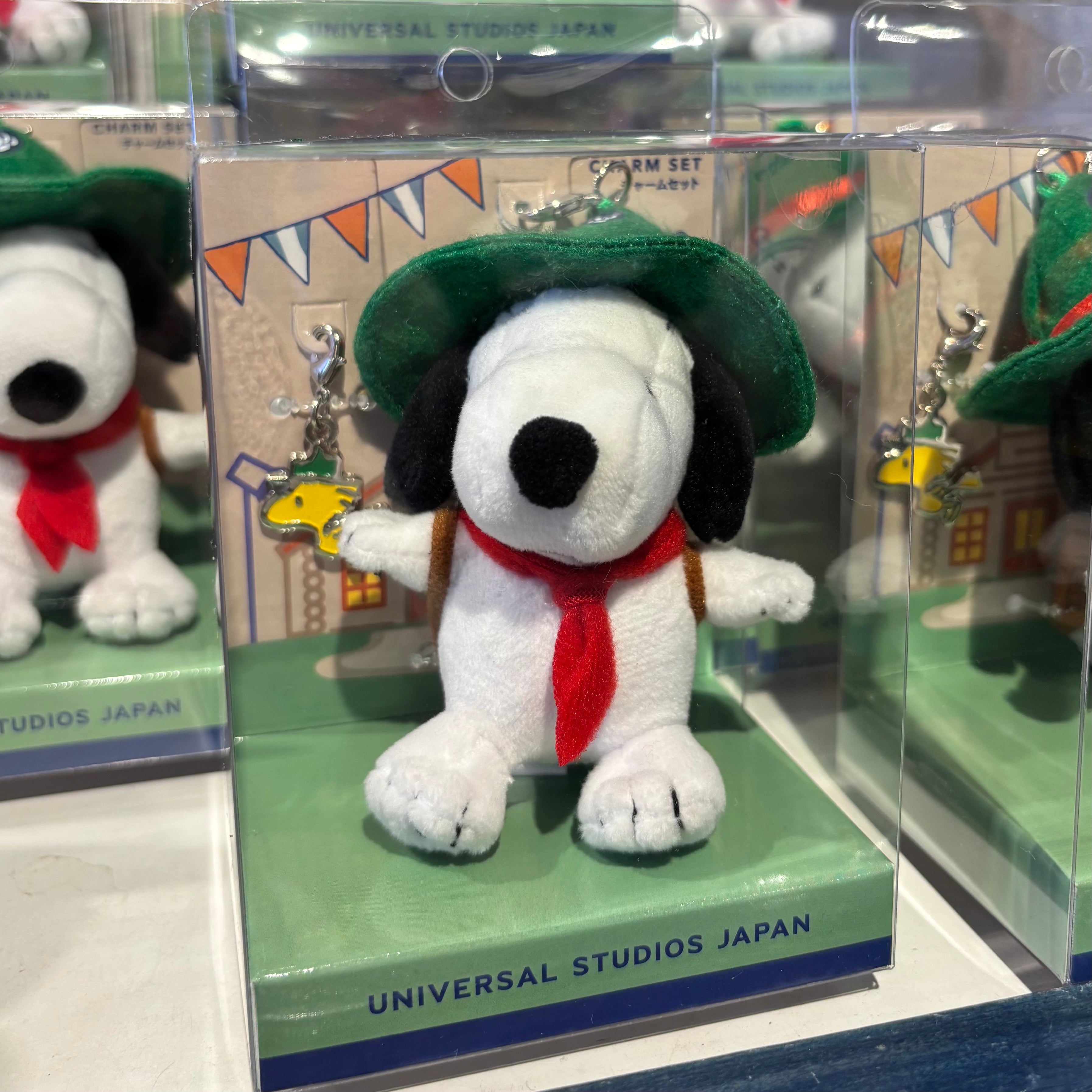USJ Peanuts Snoopy Beagle Scout 露營童軍系列 - Snoopy 公仔連Woodstock金屬吊飾