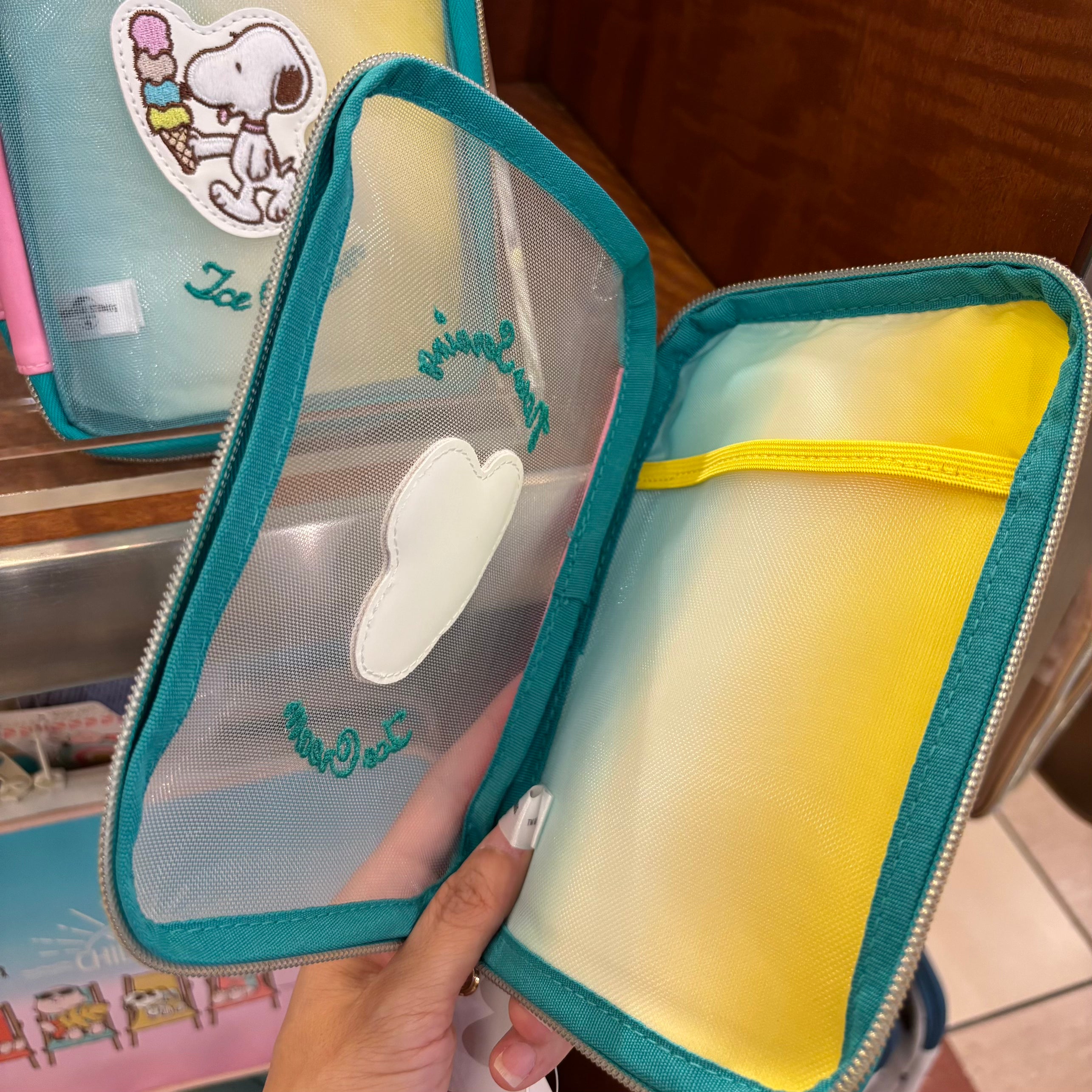 USJ Snoopy Now Serving Ice cream Gadget Case 多用途收納袋