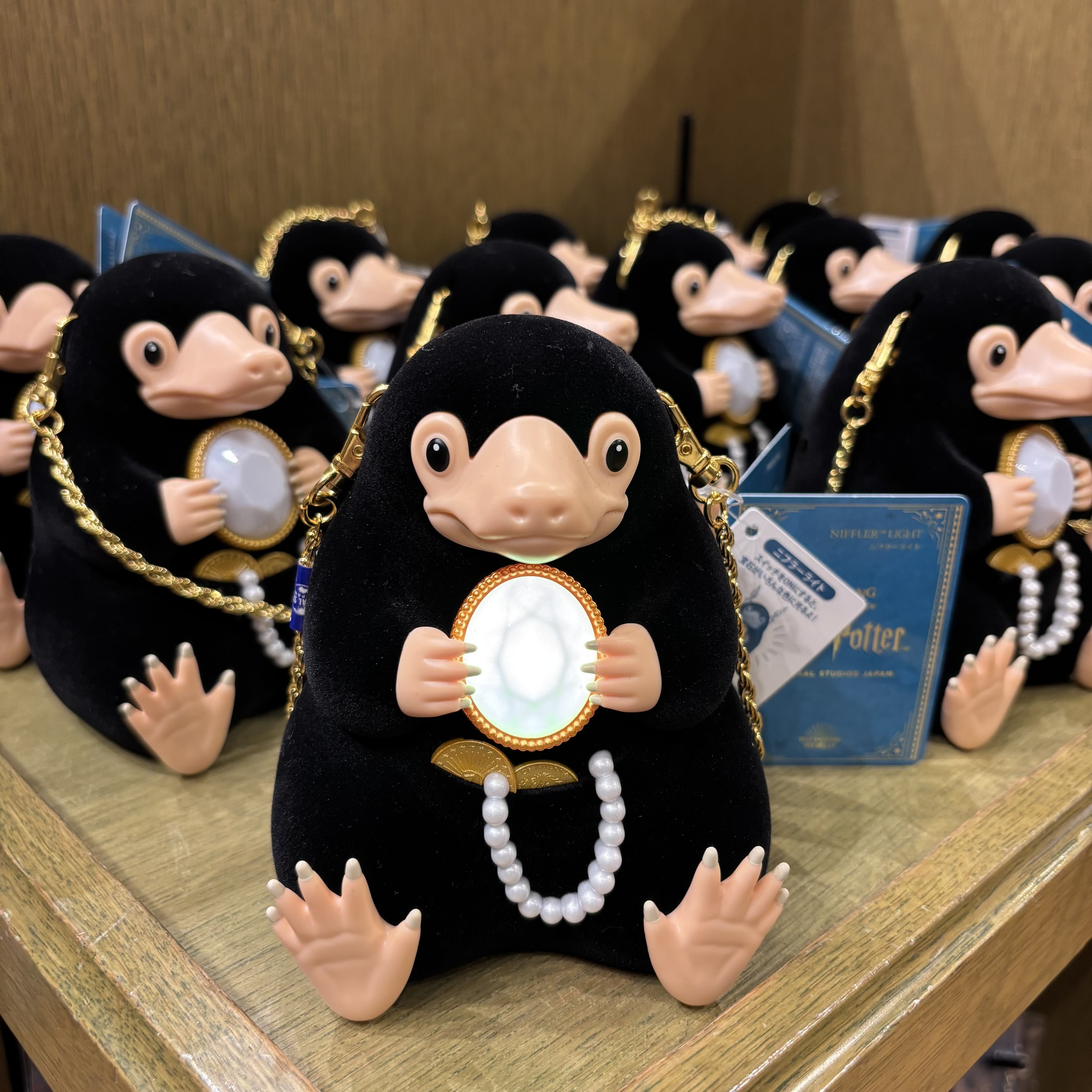 【訂貨】USJ 哈利波特 怪獸與牠們的產地 玻璃獸 發光寶石 公仔 玩偶