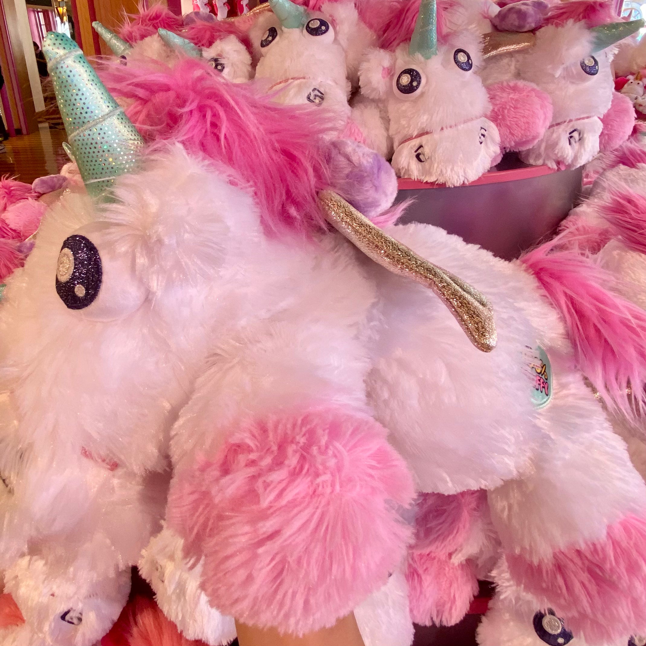 【訂貨】USJ 獨角獸 Fluffy Unicorn 公仔（Bling Bling 眼）