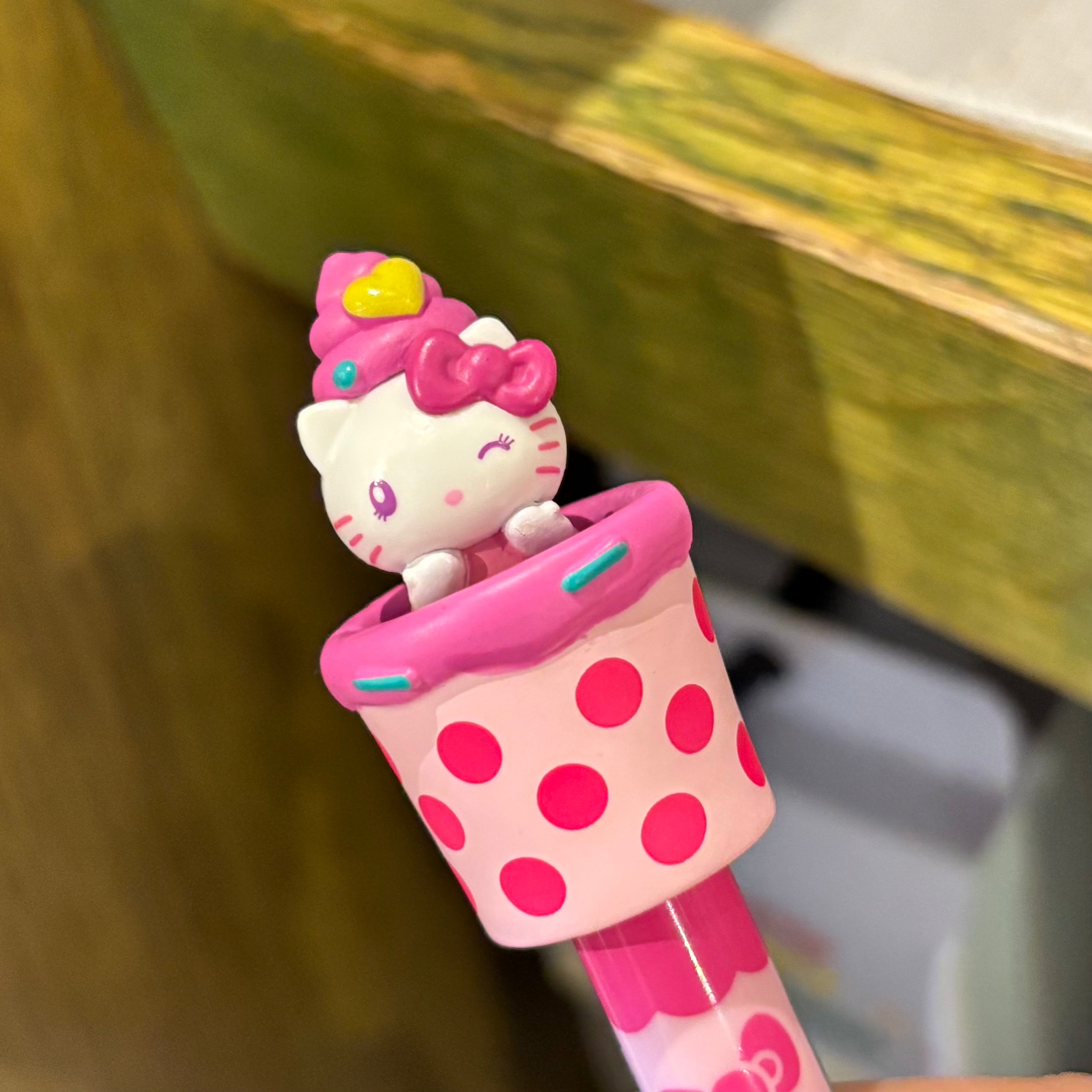 USJ Hello Kitty Cupcake 蛋糕 原子筆