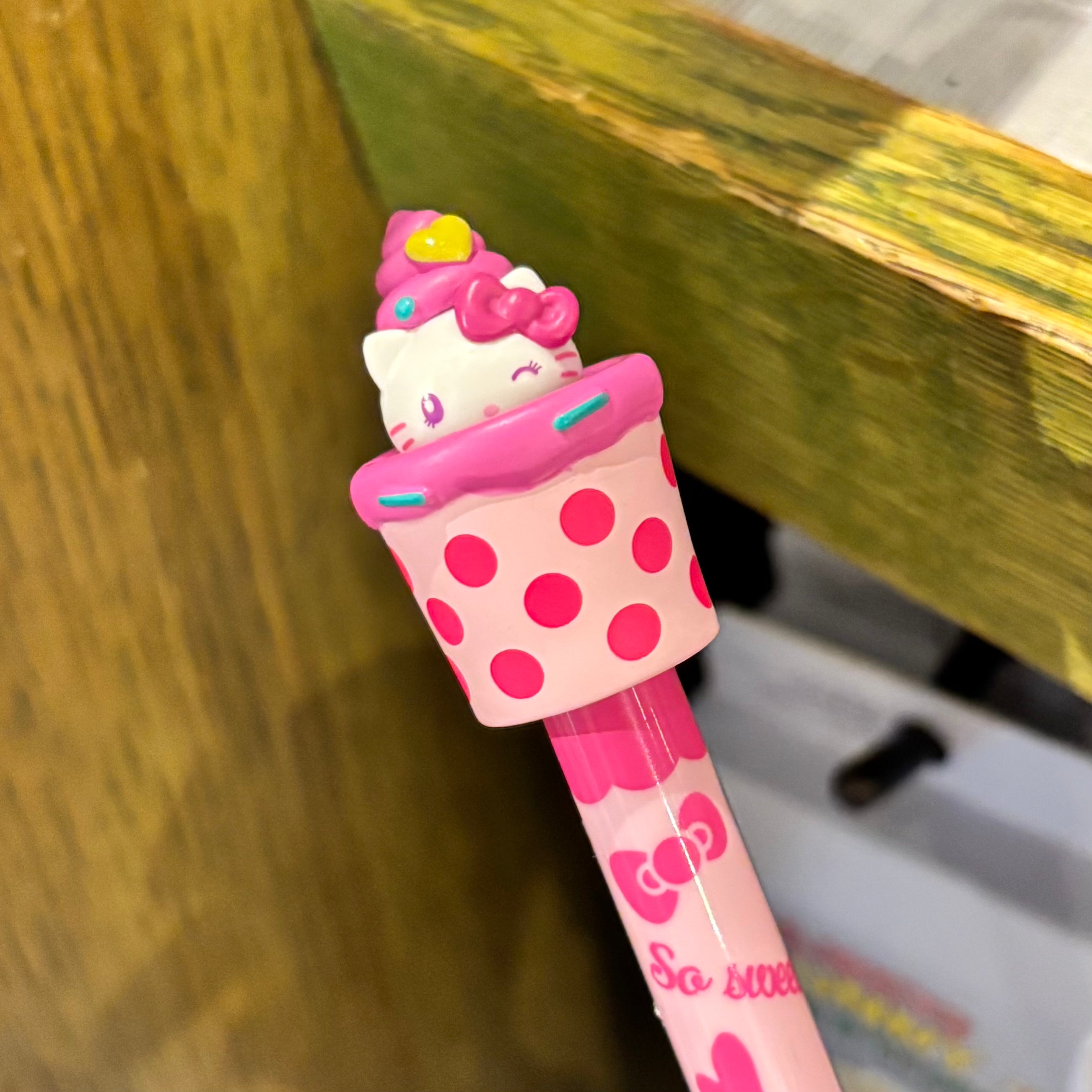 USJ Hello Kitty Cupcake 蛋糕 原子筆